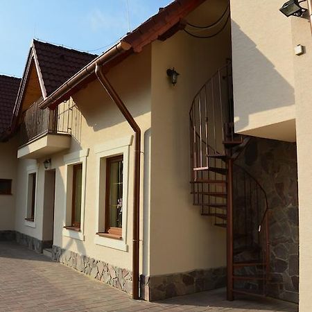Penzion Skalna Ruza - Koevirozsa Panzio Gemerská Horka Exterior foto